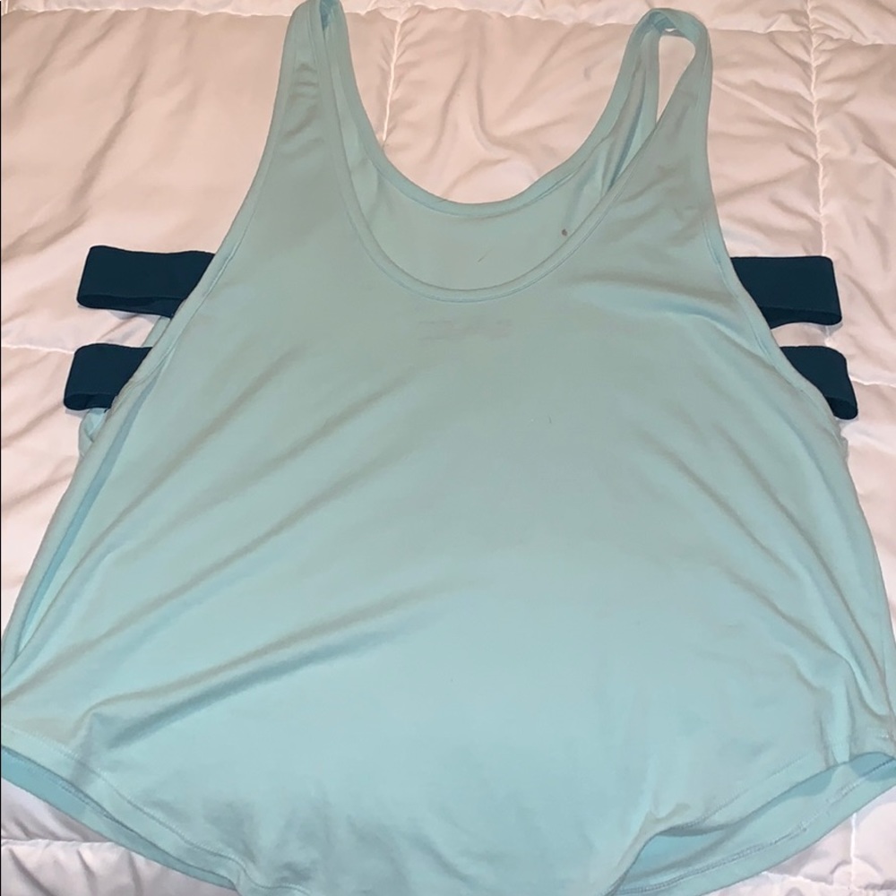 Women’s workout top